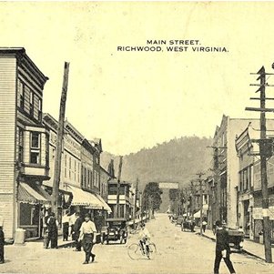 Postcard of Richwood Main Street, Richwood W. Va.